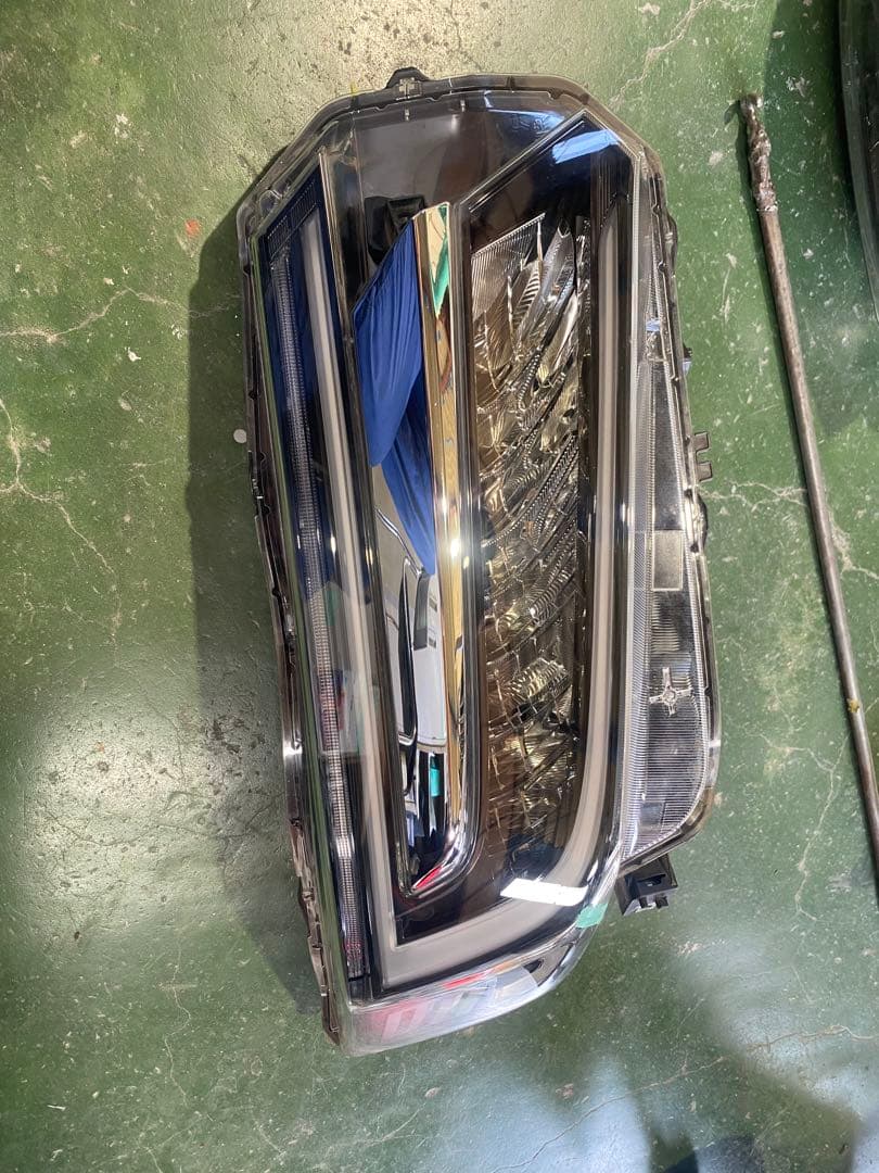 ホンダ純正RP3 RP4 RP5 ステップワゴン スパーダ右LED ヘッドライト