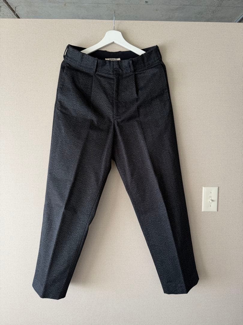 AURALEE ダークグレー スラックス