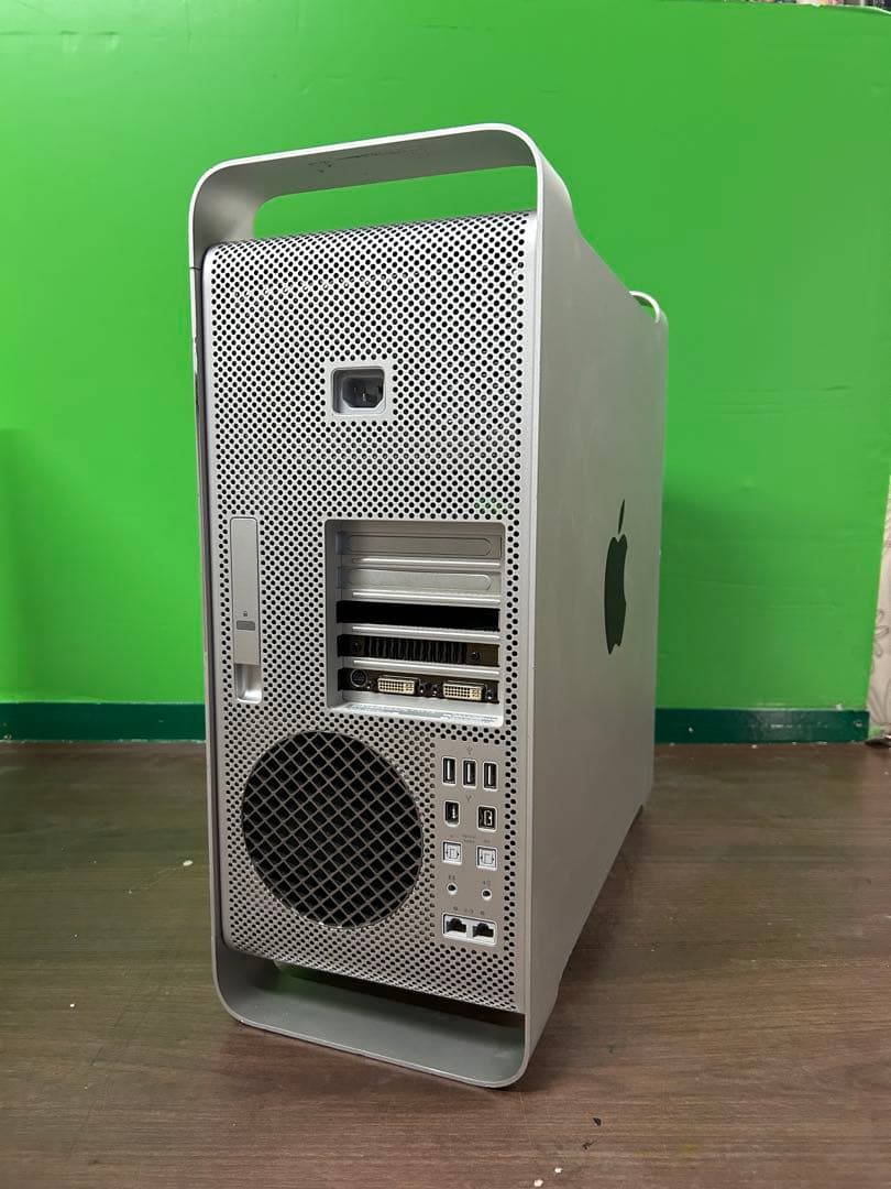 Apple Mac Pro シルバー