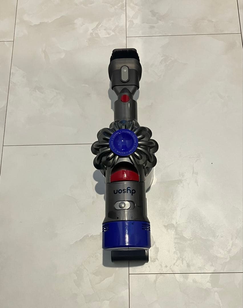 Dyson V8 コードレス掃除機 シルバー/ブルー/レッド
