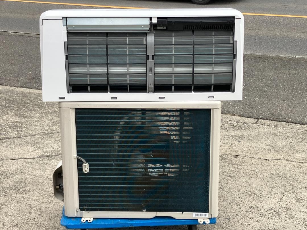 愛知岐阜/送料込★東芝　2.2ｋWエアコン６畳用　RAS-F221E7R　20年