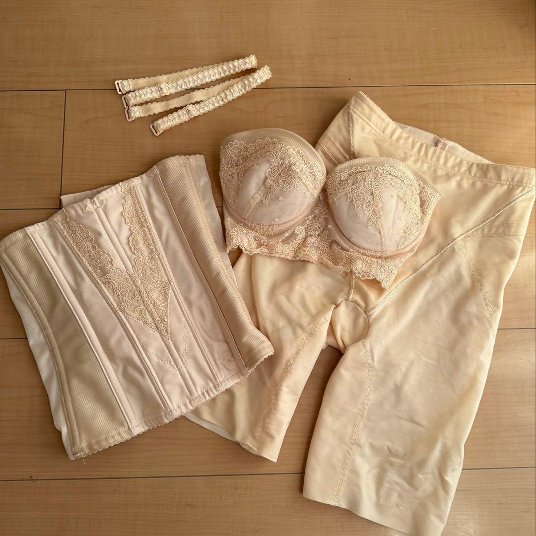 フォーシスアンドカンパニー　ブライダルインナーセット　D65