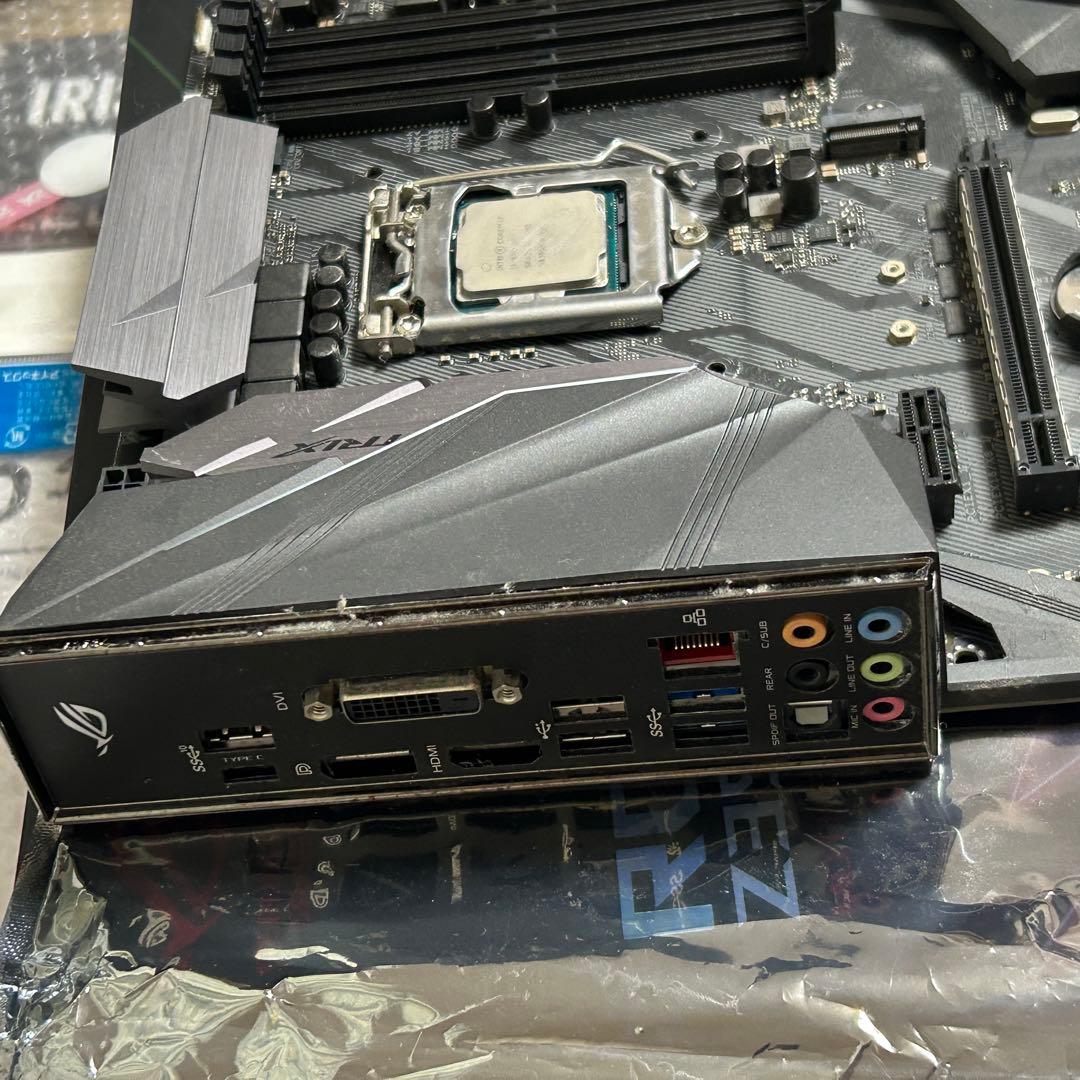 CPU Intel i7-8700 ASUS STRIX Z370-F GAMING