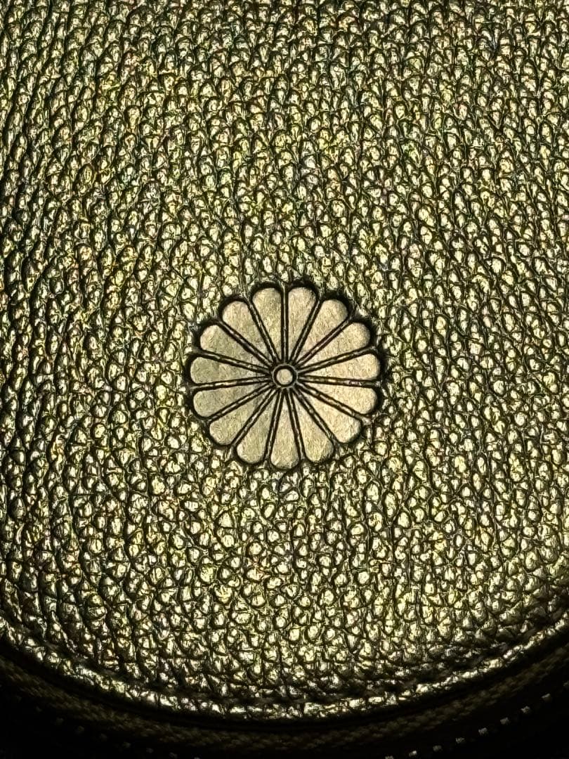 断*屋様 皇居　新品　大人気　ゴールド　ケース　菊の御紋　小銭入れ　開運