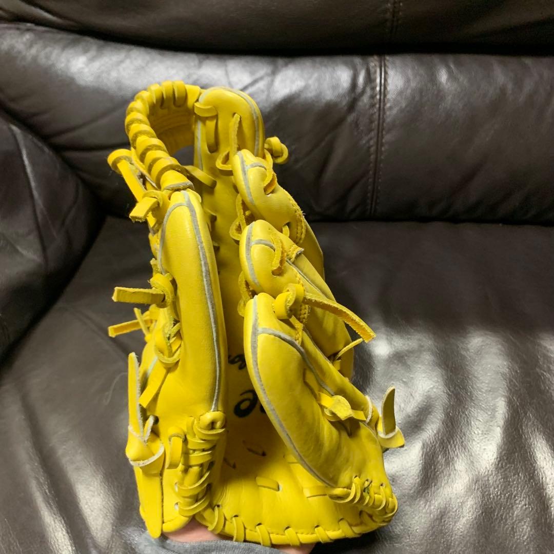 asics イエロー 軟式内野手グローブ プロフェッショナルスタイル　井口モデル