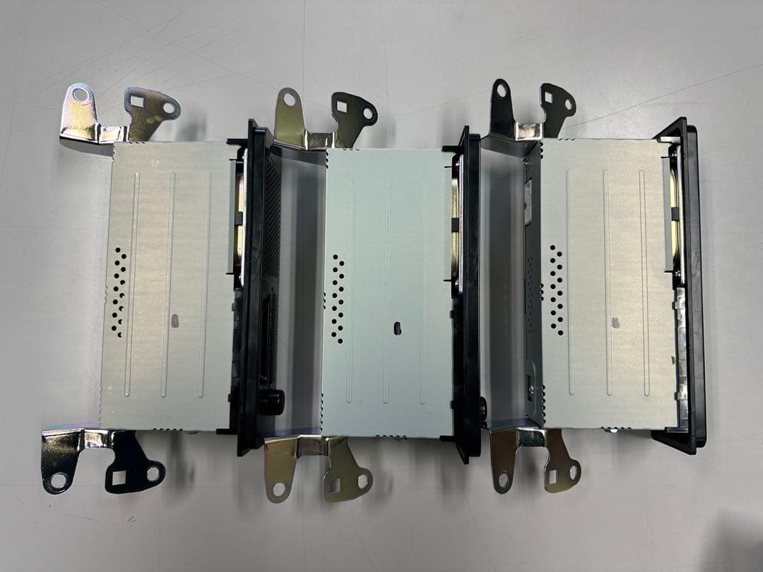 ダイハツ/スバル純正　AM/FMチューナー　スピーカー内蔵　3台セット