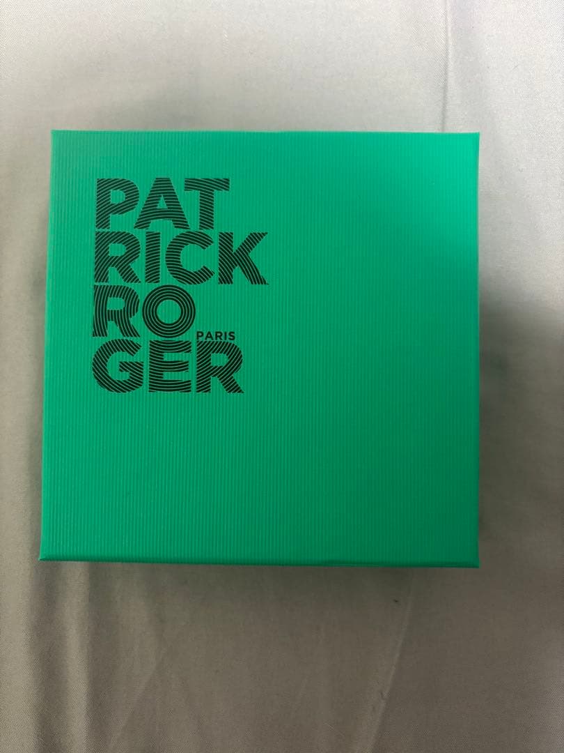 パトリックロジェ プラリネ　チョコレート16粒入り