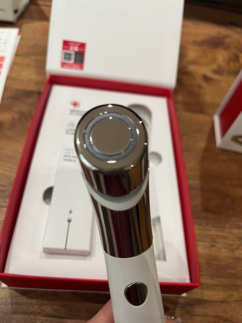 メディキューブ　美顔器2点＋ジェル2本セット