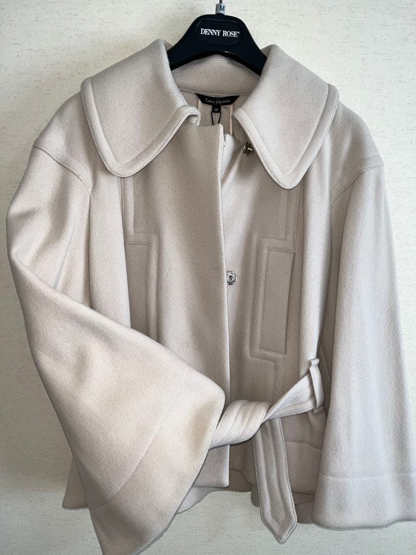 新品タグ★TARA JARMON ライトベージュ ウールコート 大きな襟付き