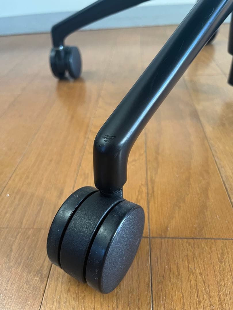 オカムラ　ライブスワークチェア　17.9万　2023年製　okamura モダン