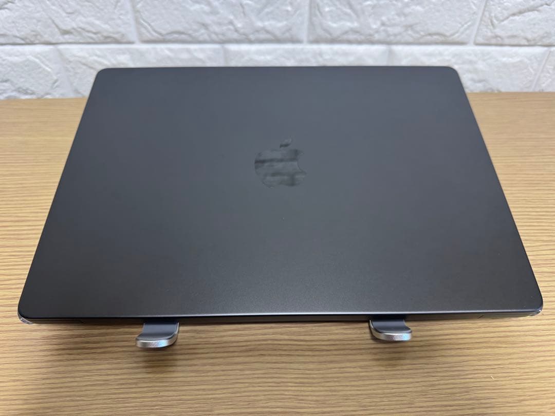 MacBook Pro M5 スペースブラック 24GB 1TB 1ヶ月使用