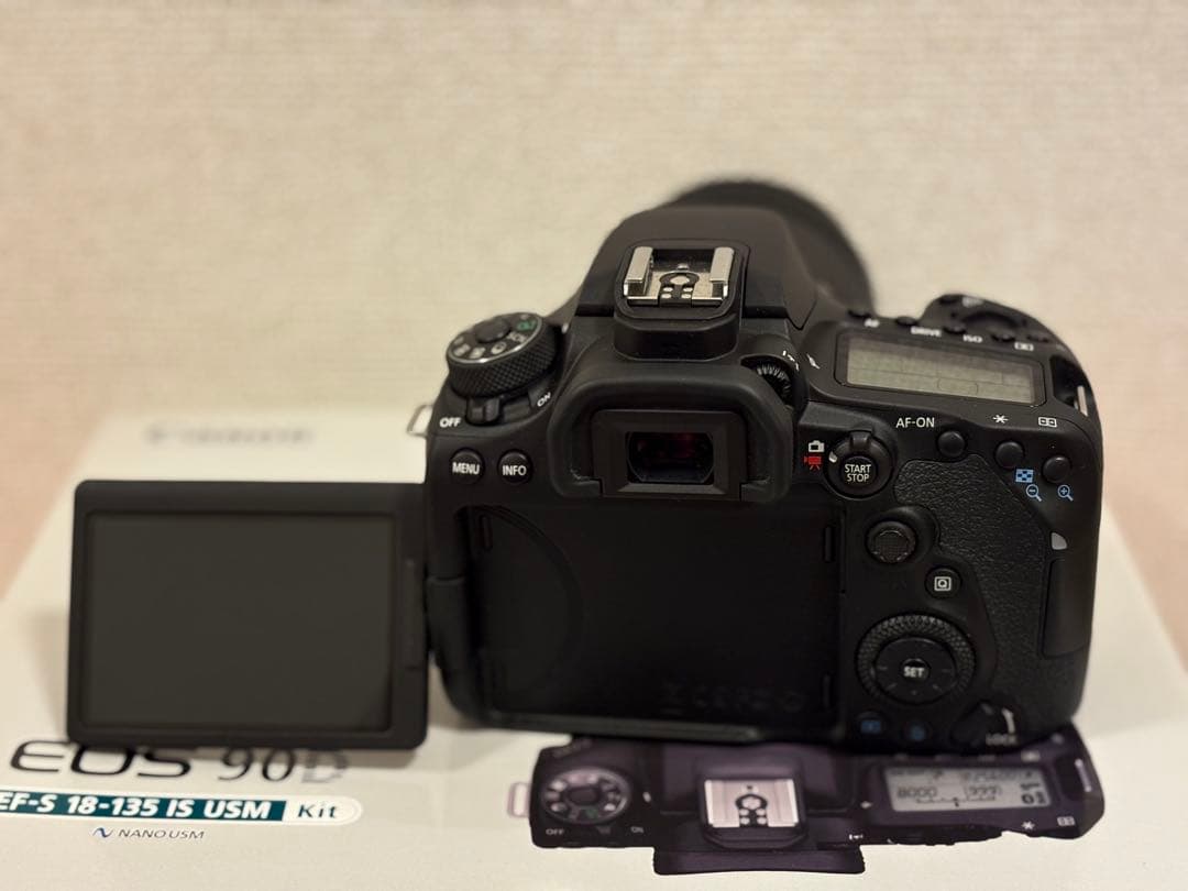 こめ【美品】Canon キヤノン　EOS 90D EF-S 18-135