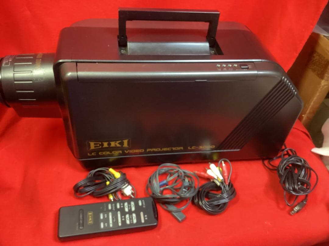 EIKI エイキ 液晶ビデオ映写機 LC-3000 2000年製ソフトキャリー付