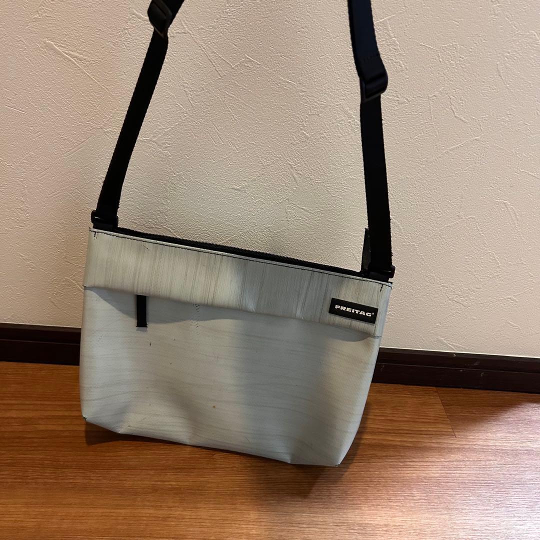 FREITAG F553 LOU 白ペイント