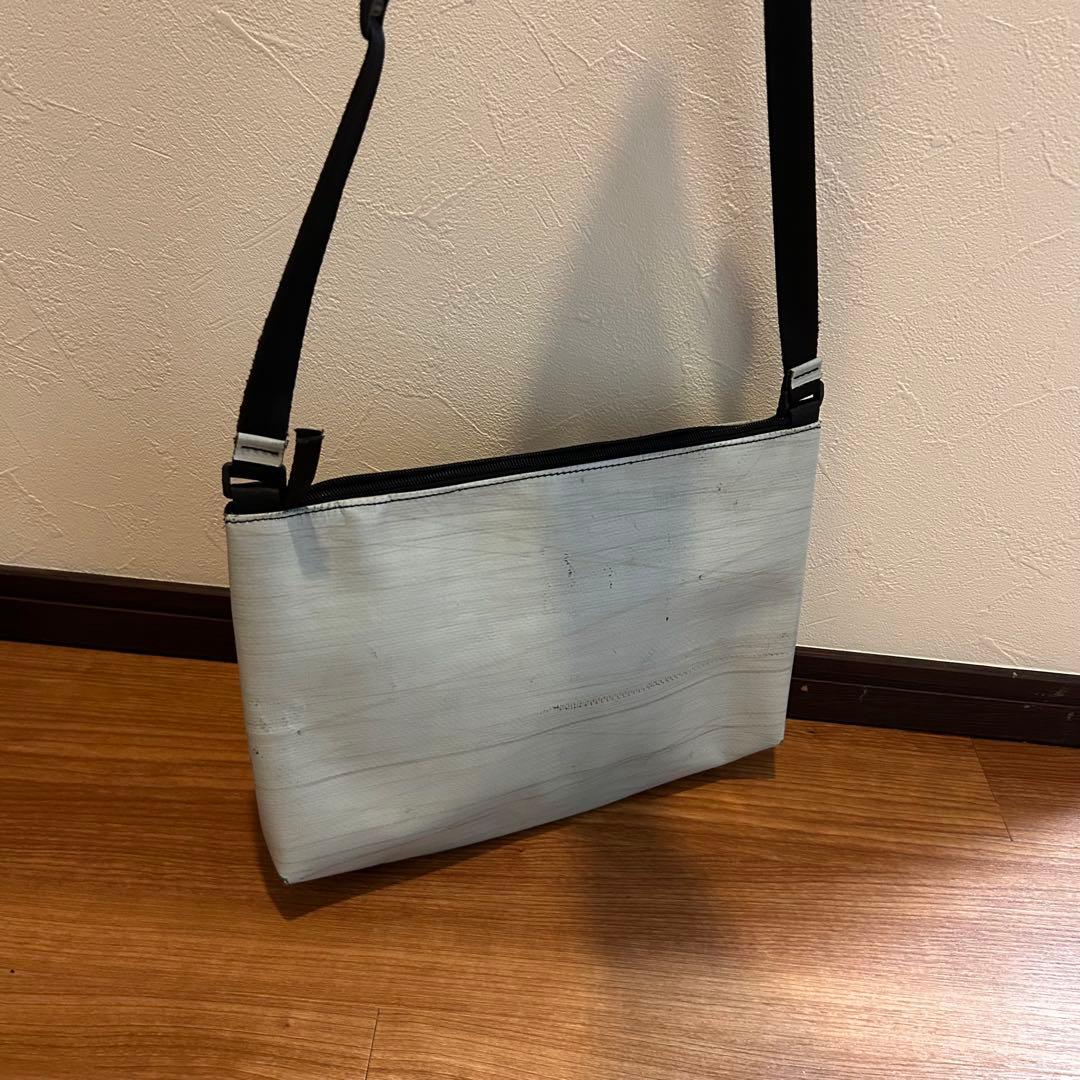 FREITAG F553 LOU 白ペイント
