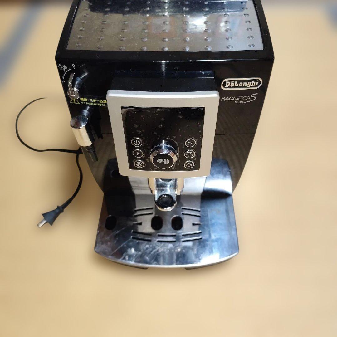 De'Longhi Magnifica S プラスエスプレッソマシン