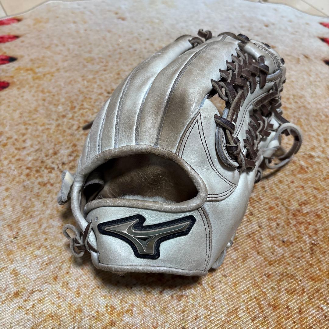 Mizuno Global Elite ホワイトグローブ 右投げ用
