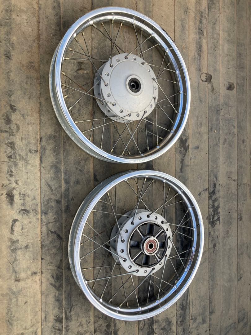 ホンダ　リトルカブ 前後ホイール