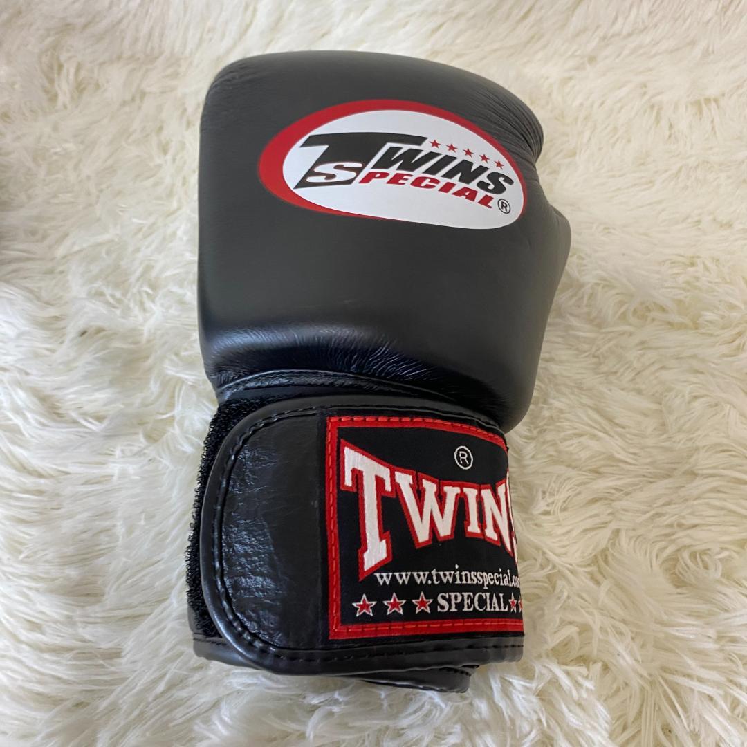 【美品】TWINS SPECIAL ボクシンググローブ 8oz