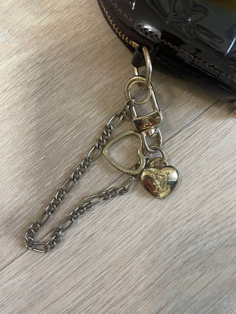 LOUIS VUITTON ハート型ケース