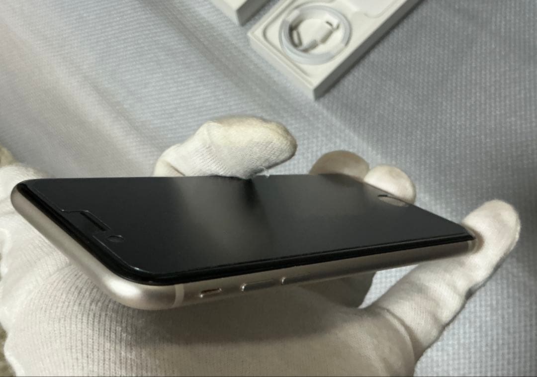 《美品》iPhone SE 第3世代 128GB スターライト 純正電池100%