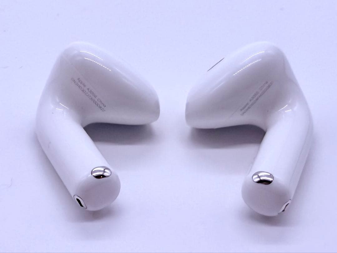 【中古】Apple AirPods 4 アクティブノイズ キャンセリング搭載