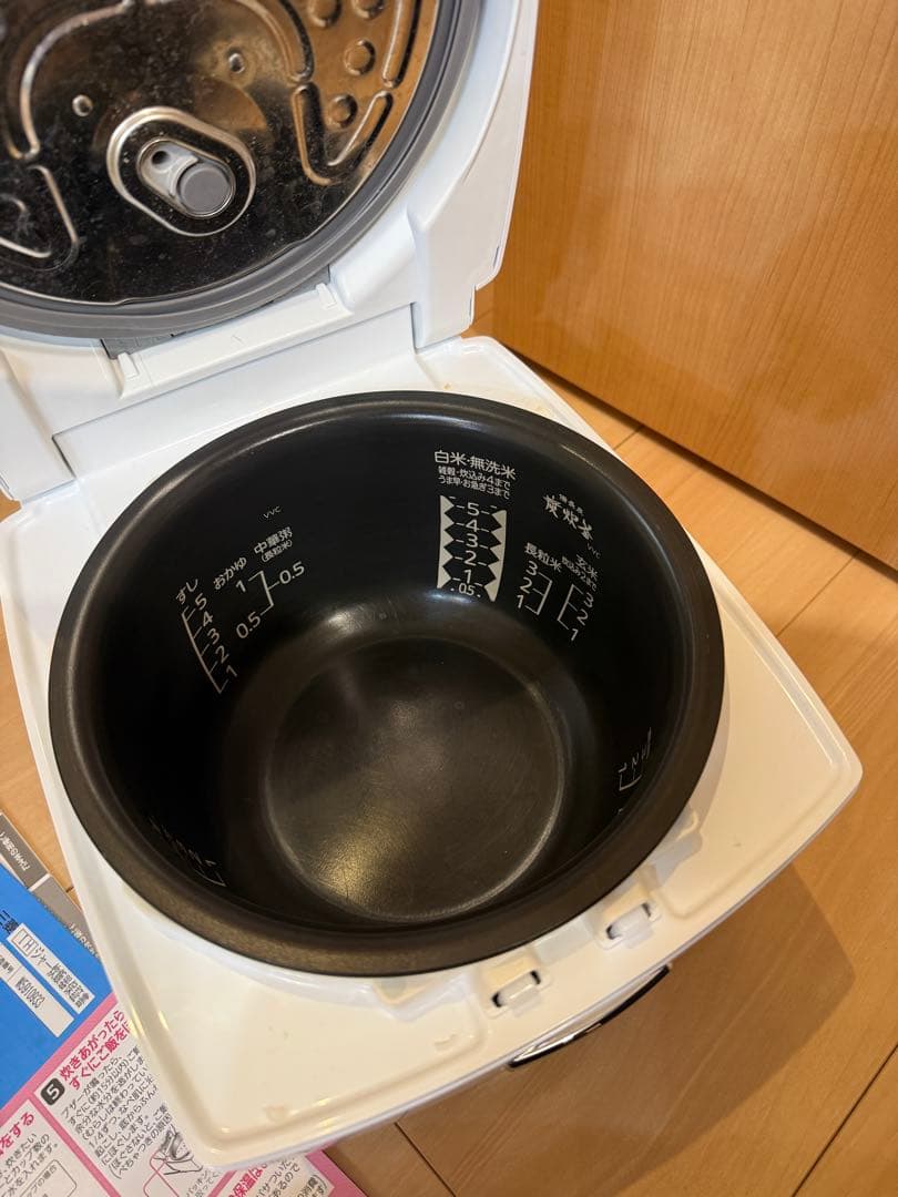 三菱 NJ-VVC10-W 炊飯器 ホワイト 5.5合 逃げ恥モデル