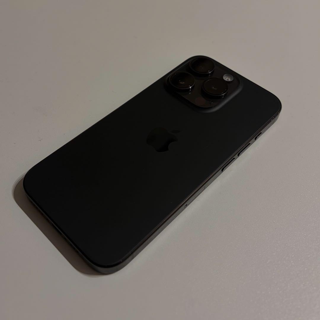 【値下げ】Apple iPhone 15 Pro 本体 ブラック 美品
