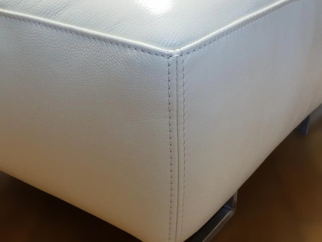 ①IDC 大塚家具 本革 オットマン L/Sコンフォート ホワイト レザー 中古