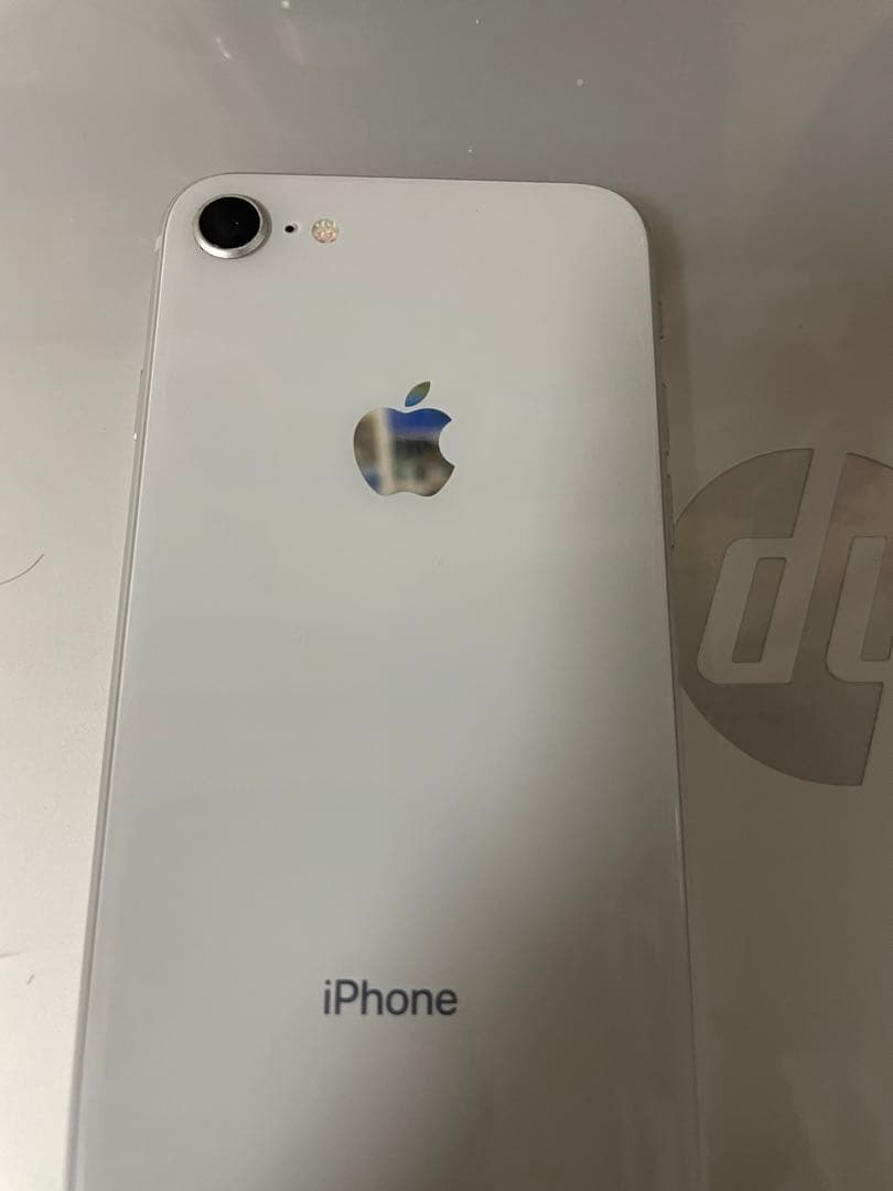 iPhone 8 シルバー 本体 匿名発送バッテリー最大容量80%