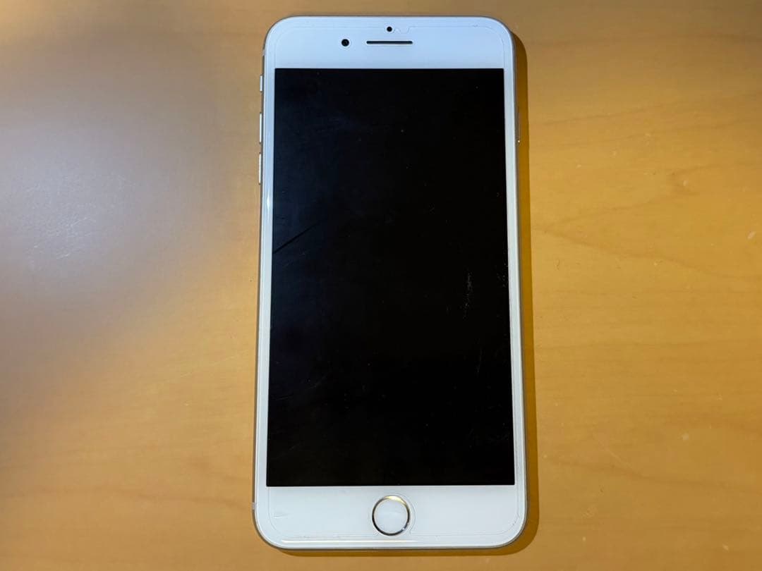 Apple iPhone 8 Plus 8シルバー 本体＋ケース付