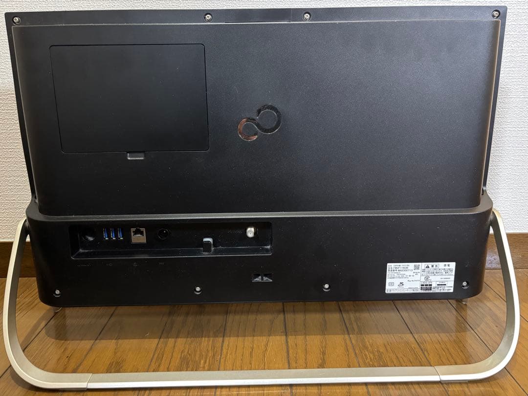 富士通　一体型デスクトップPC FMVF77B3B