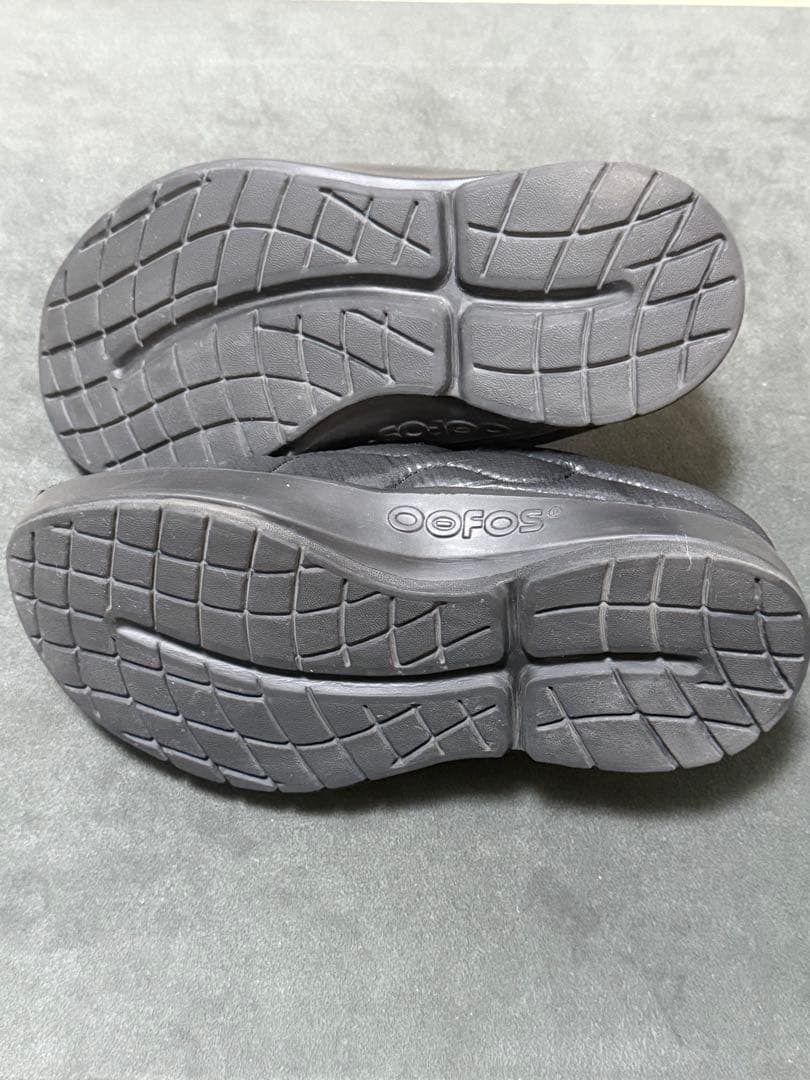 ゲリラセール！OOFOS レディース サンダル ブラック 7