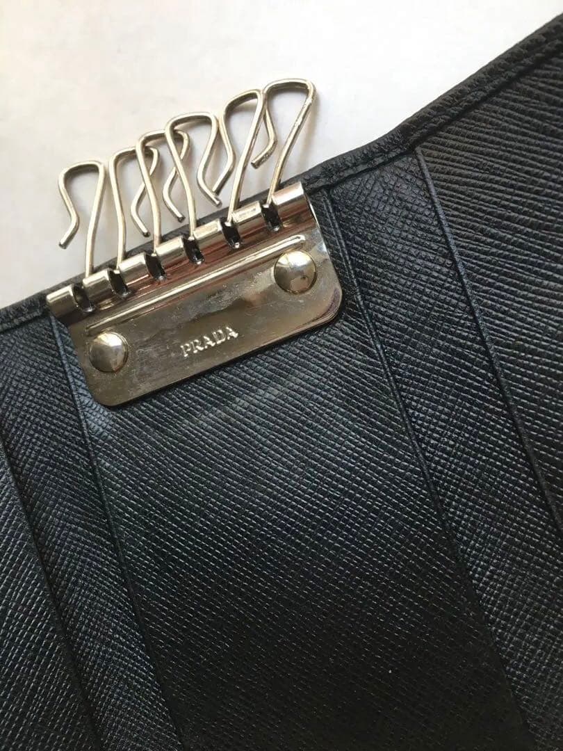 正規品　プラダ　サフィアーノ　レザー　キーケース