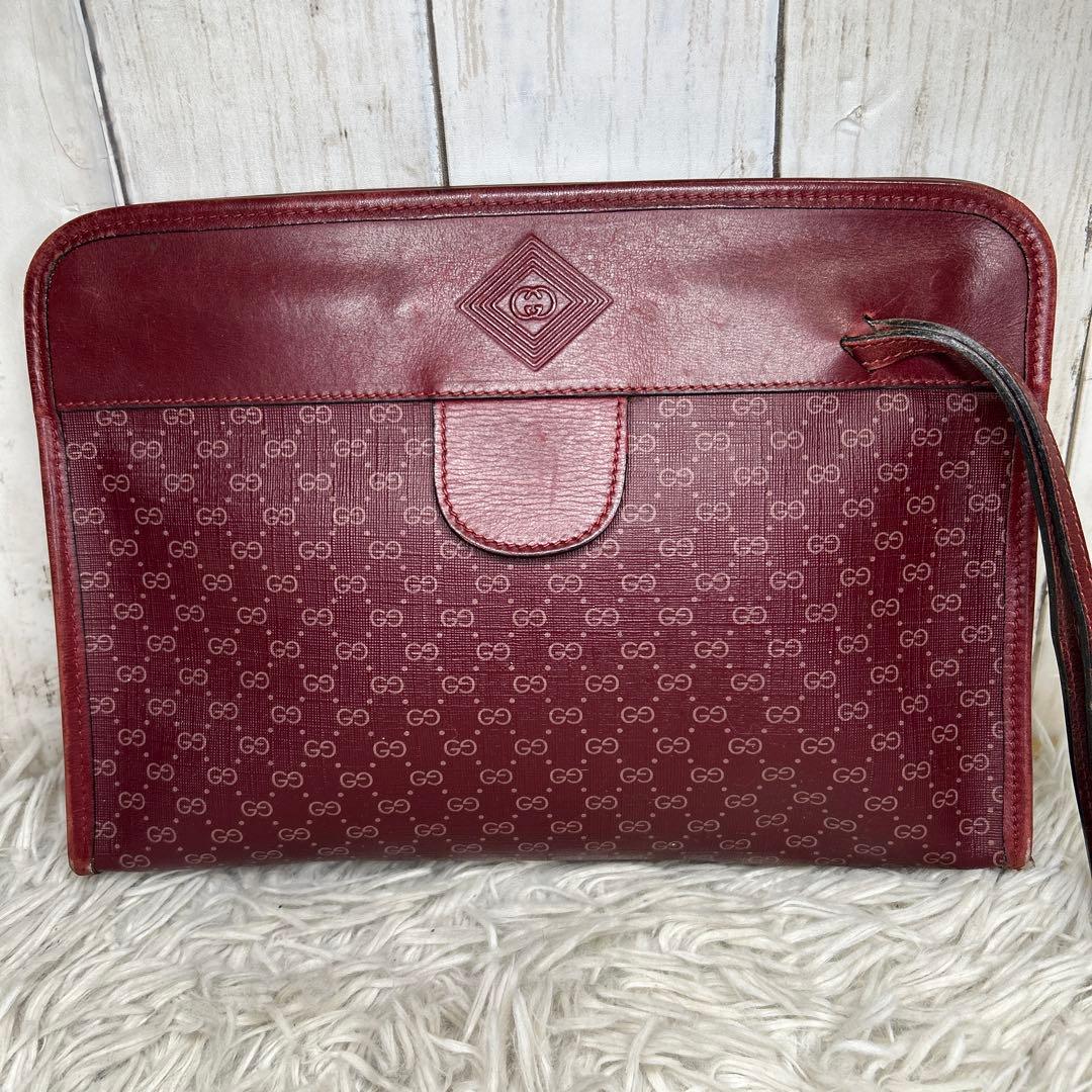 GUCCI セカンドバッグ　クラッチバッグ　レザー　ロゴ　GG 赤