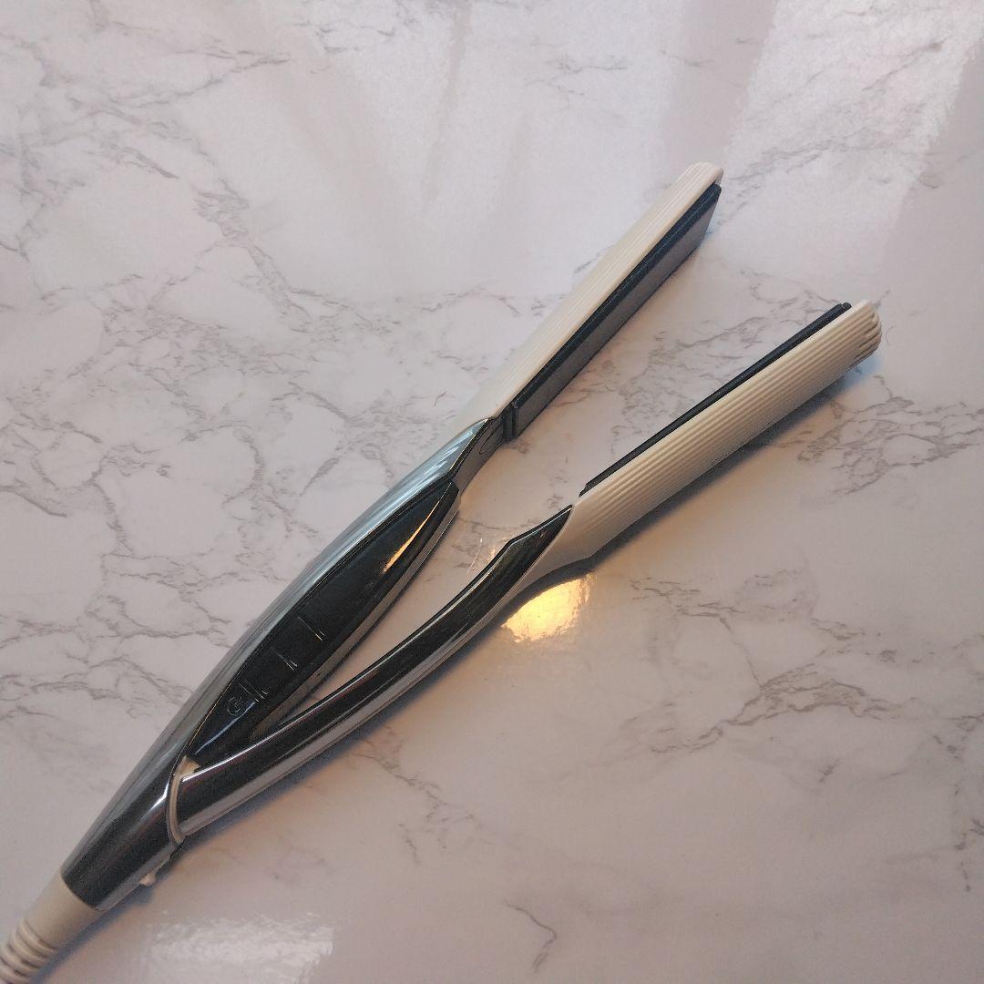 ぐみ⋆✦無言取引大歓迎　美品　動作良好　ReFa　ストレートアイロン