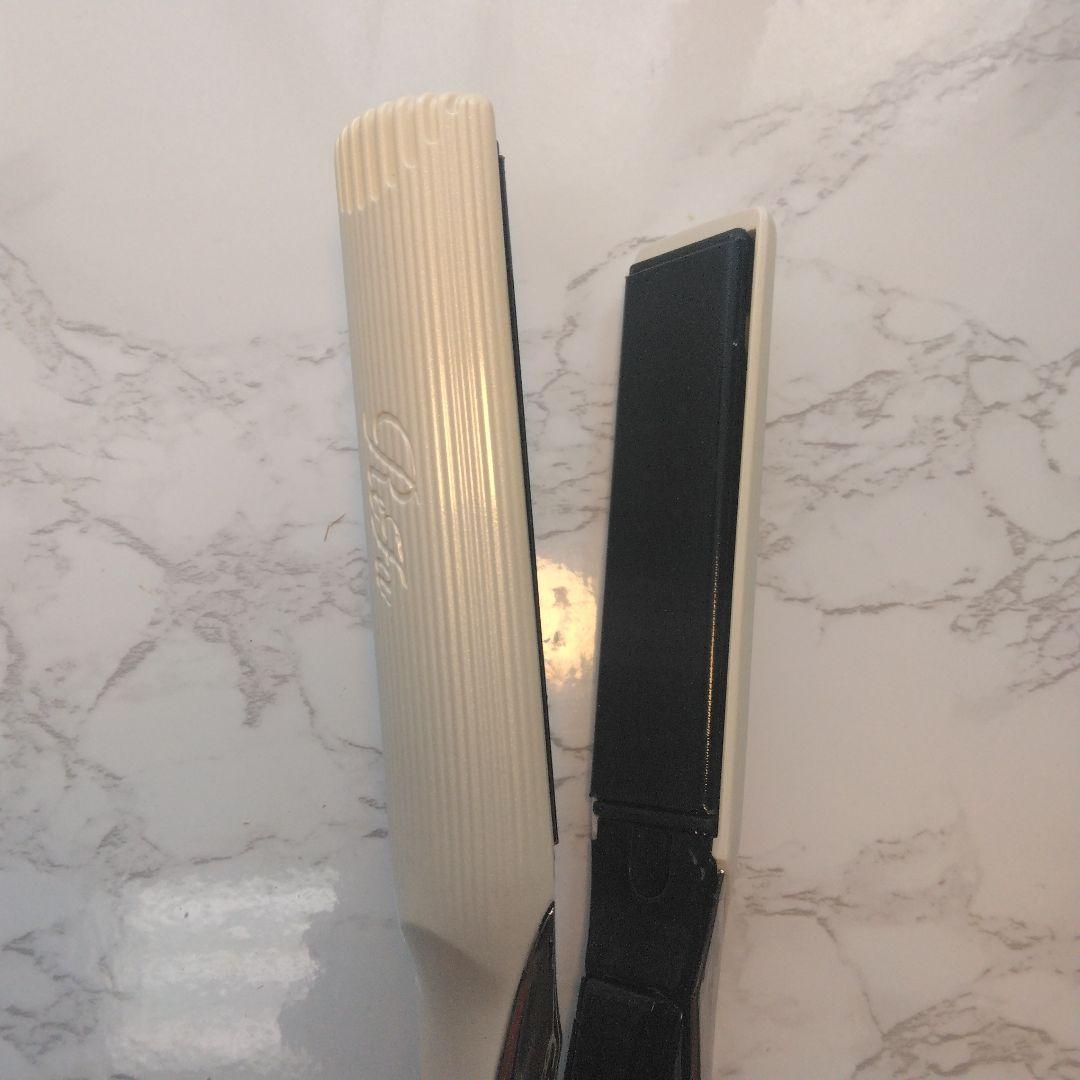 ぐみ⋆✦無言取引大歓迎　美品　動作良好　ReFa　ストレートアイロン