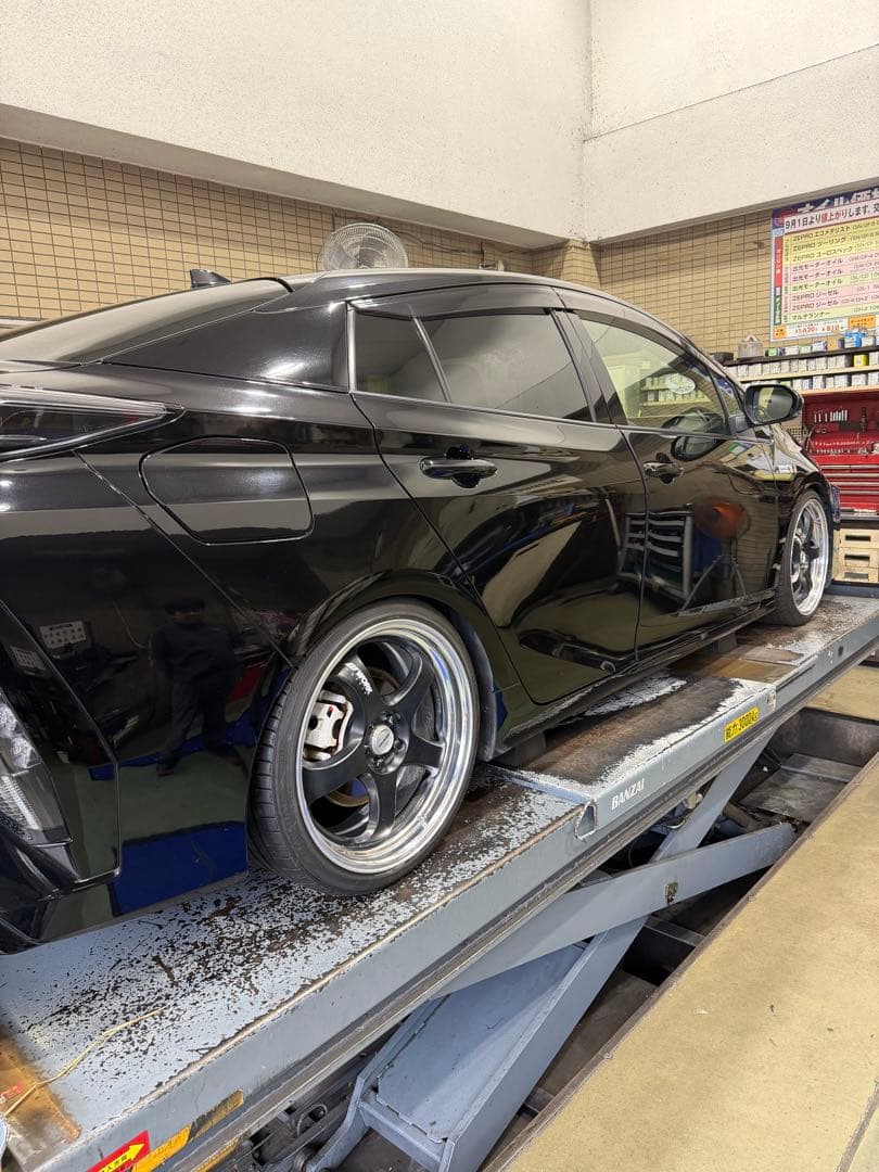 ピ*ん様 pcd100 ワークマイスター19インチ　プリウスポン付けでツラ