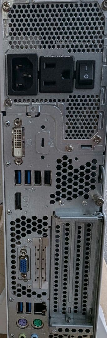 【年末特別価格】　Fujitsu デスクトップパソコン　中古動作確認済