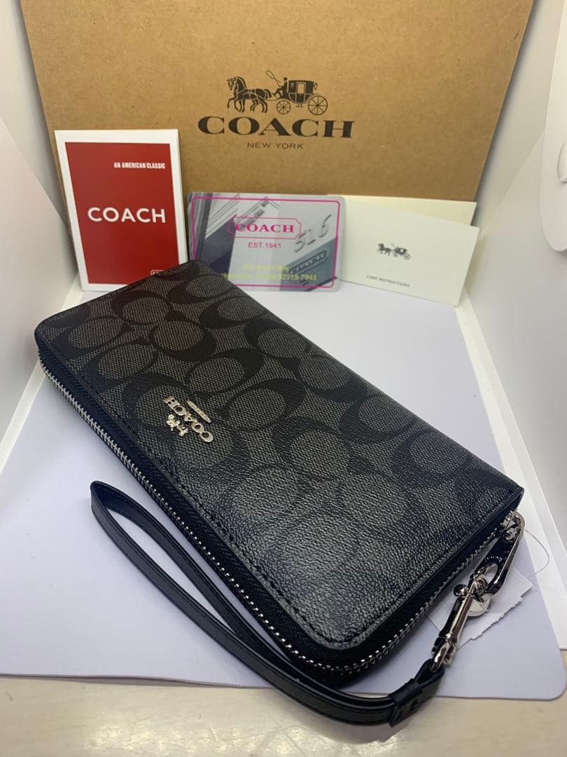 COACH　コーチ　C4452　長財布　ラウンドファスナー　シグネチャー　PVC