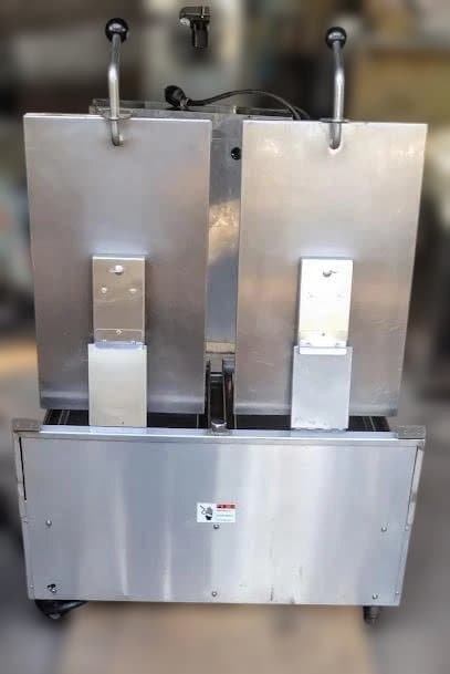 2023／11　美品ニチワ　電気自動餃子焼機　2連　NGM-5.6AC　200V