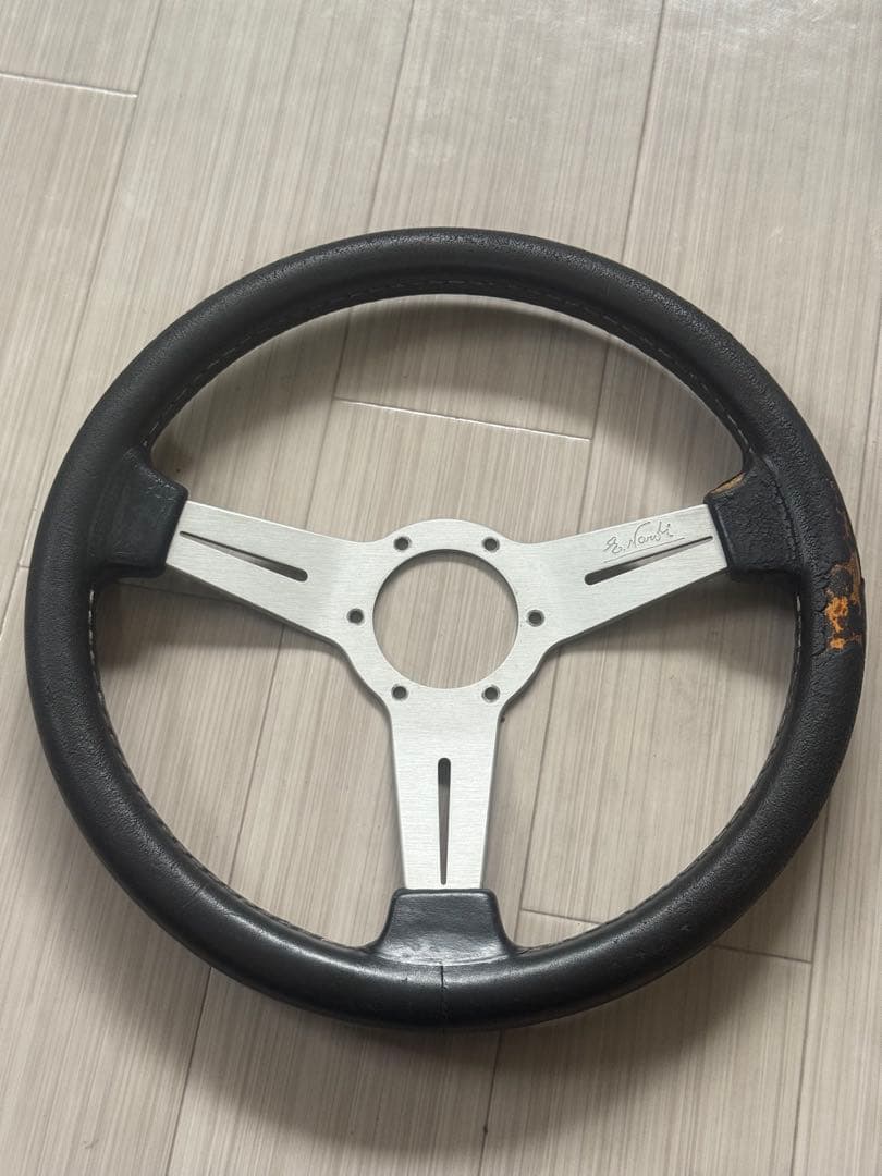 ナルディ ステアリング 330mm 33π