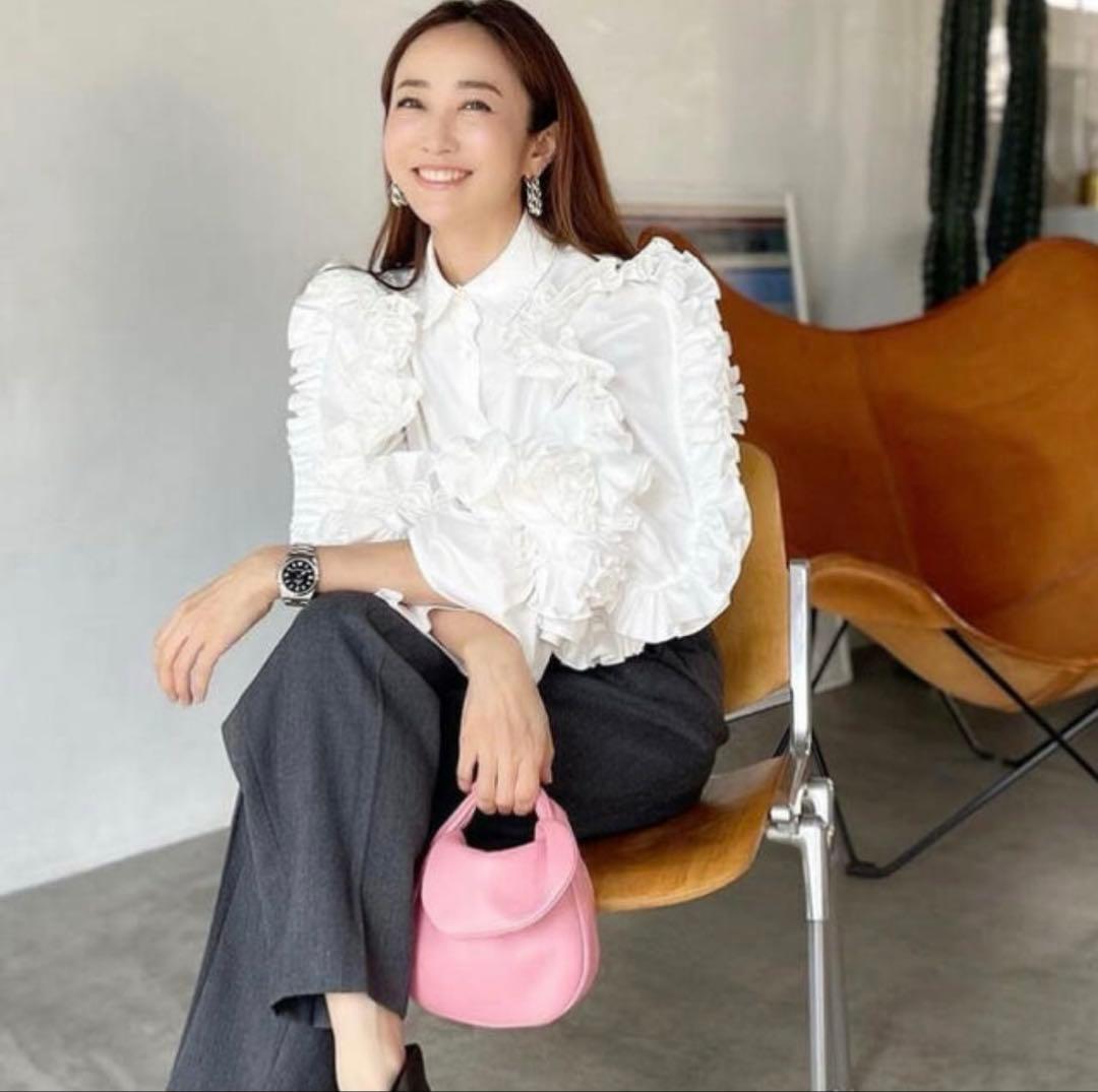 Jil Sander（ジル・サンダー）のホワイトクラッチバッグ /エッグシェル