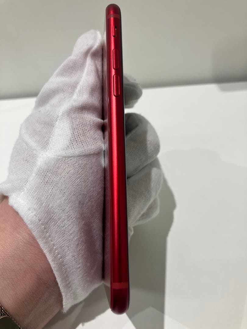 iPhone SE 第3世代　赤　本体のみ