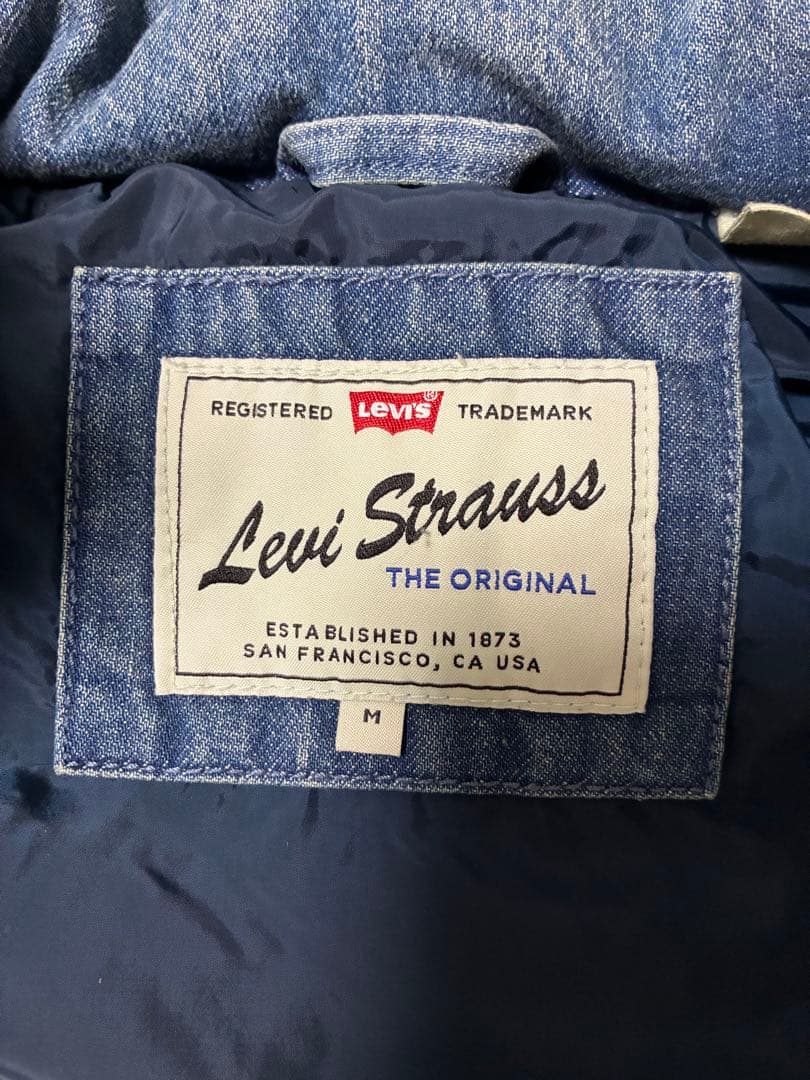 [美品]定価3万円 リーバイス デニムダウンジャケット Mサイズ