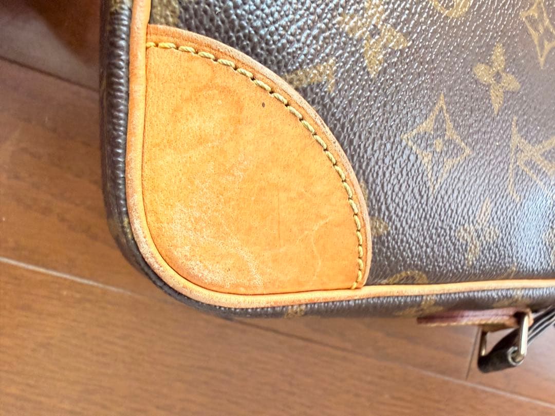 Louis Vuitton ショルダーバッグ モノグラム ダヌーブ