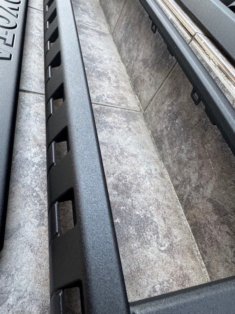 ランドクルーザー　250 グリル　 ラプターライナー塗装