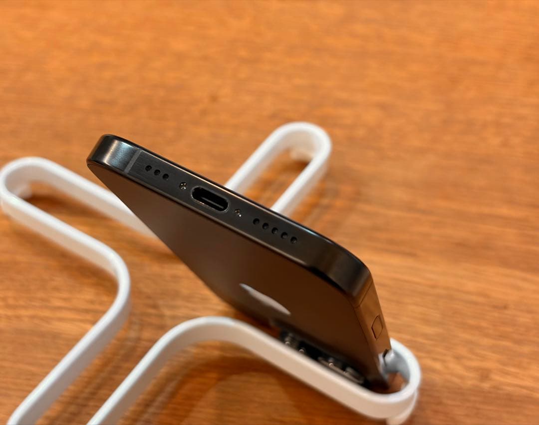 美品　バッテリー最大容量94% iPhone 16 Pro 256GB ブラック