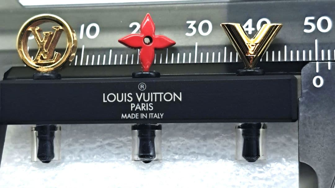 LOUIS VUITTON イヤホンジャック フォンプラグアイコニック