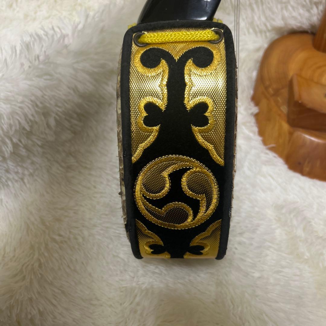 良品 沖縄 三線 蛇皮 黒漆 三味線 スタンド付き　初心者　入門